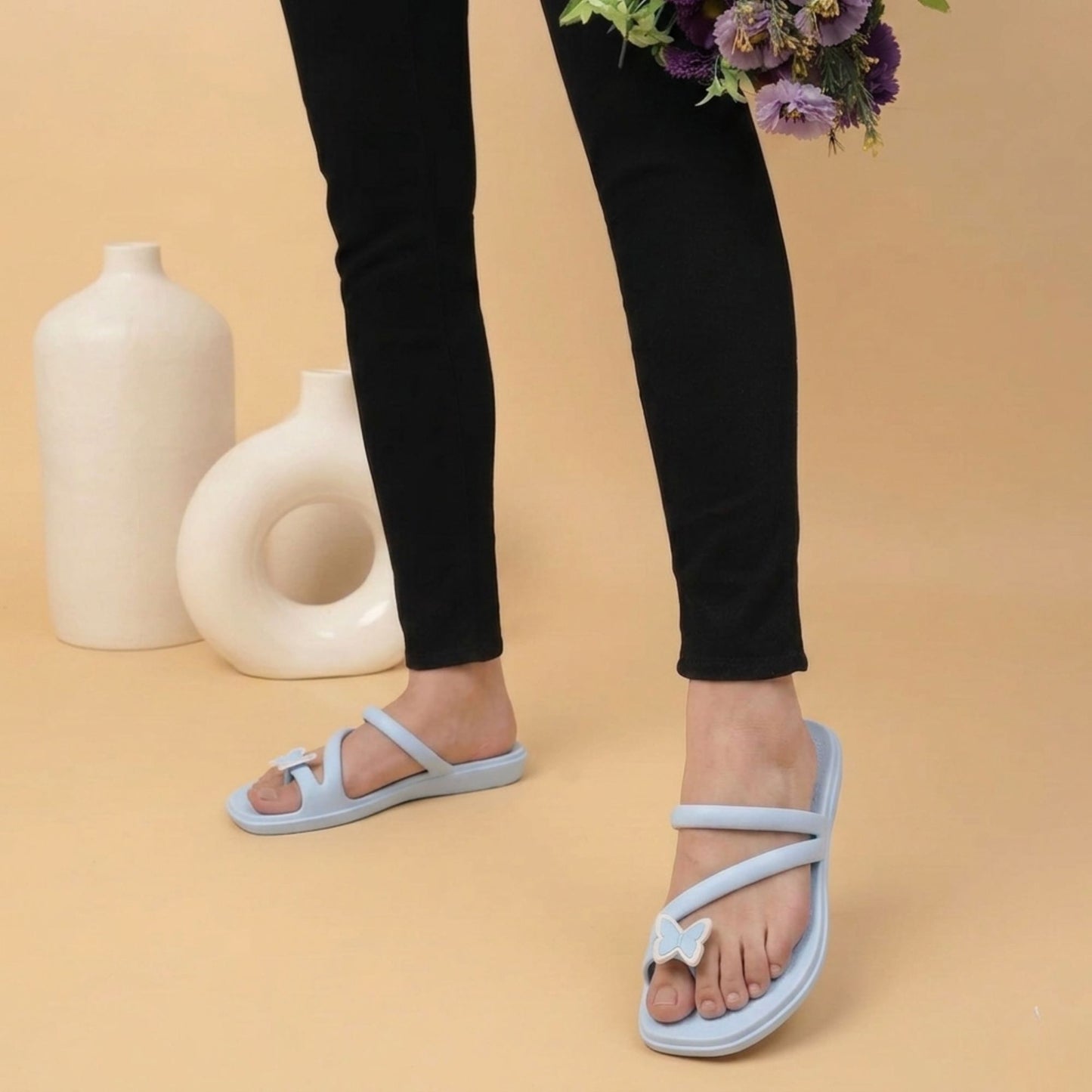 VANILLA- sky Womens Clogs & Sliders