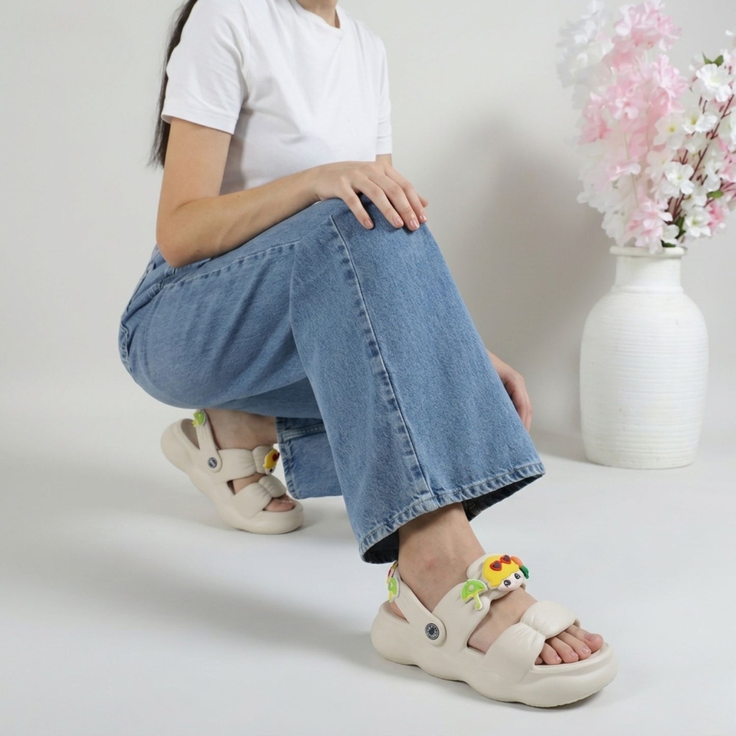 AMK-487 Cream Womens Clogs & Sliders